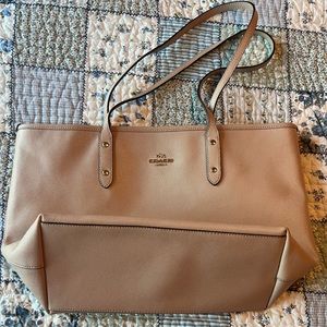 Coach Tote Bag! ✨
